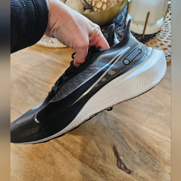 Nike Zoom Gravity shoes- 9 - Picture 9 of 14